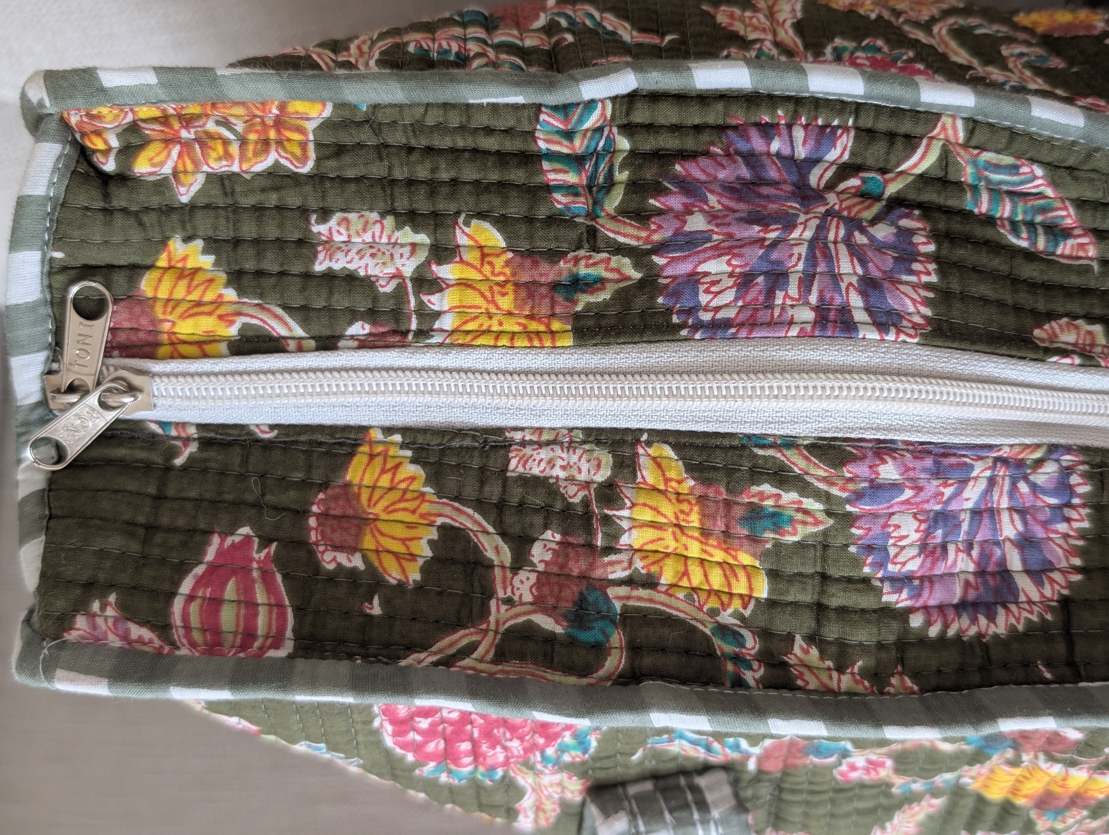 Tote bag