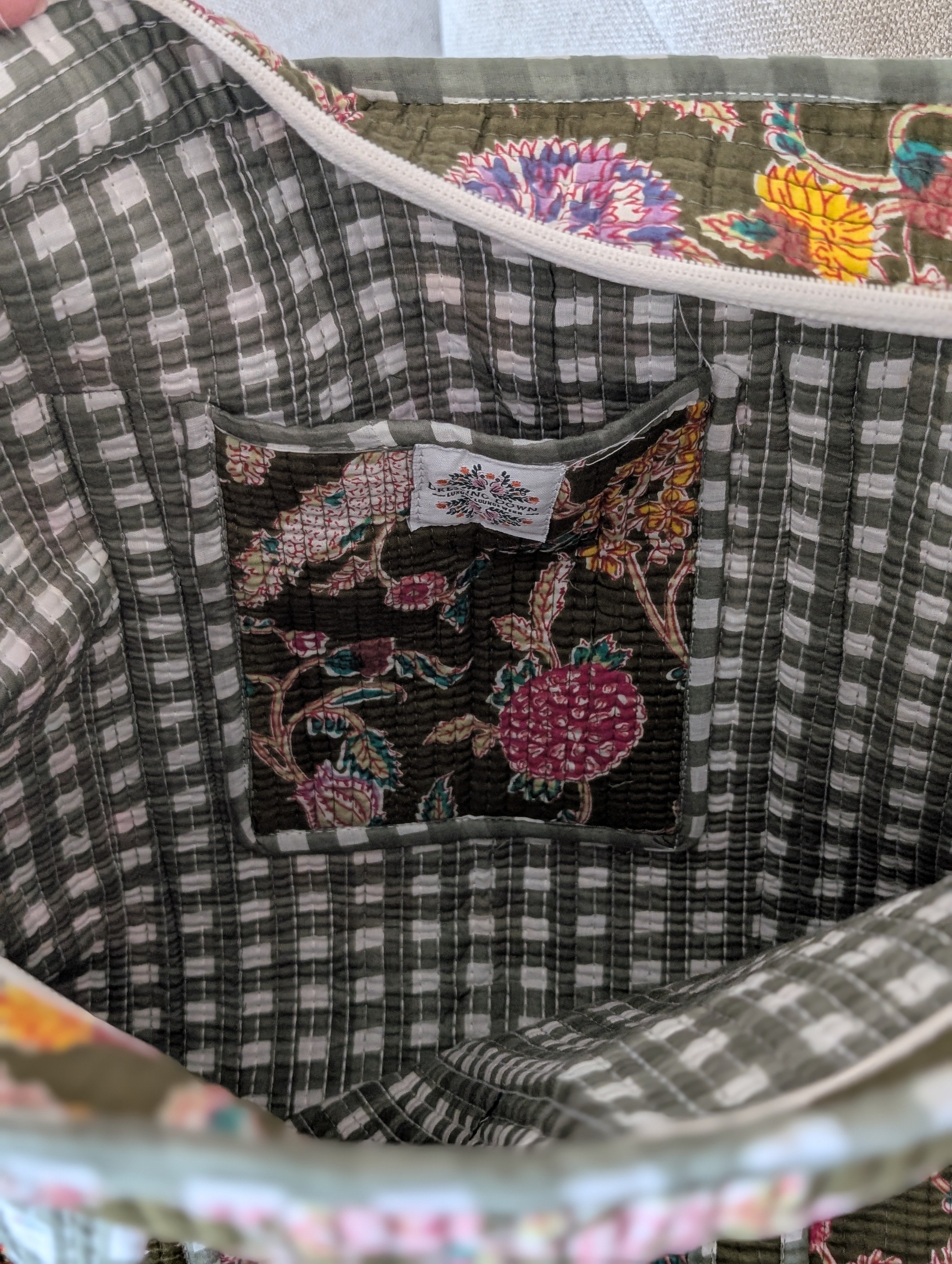 Tote bag