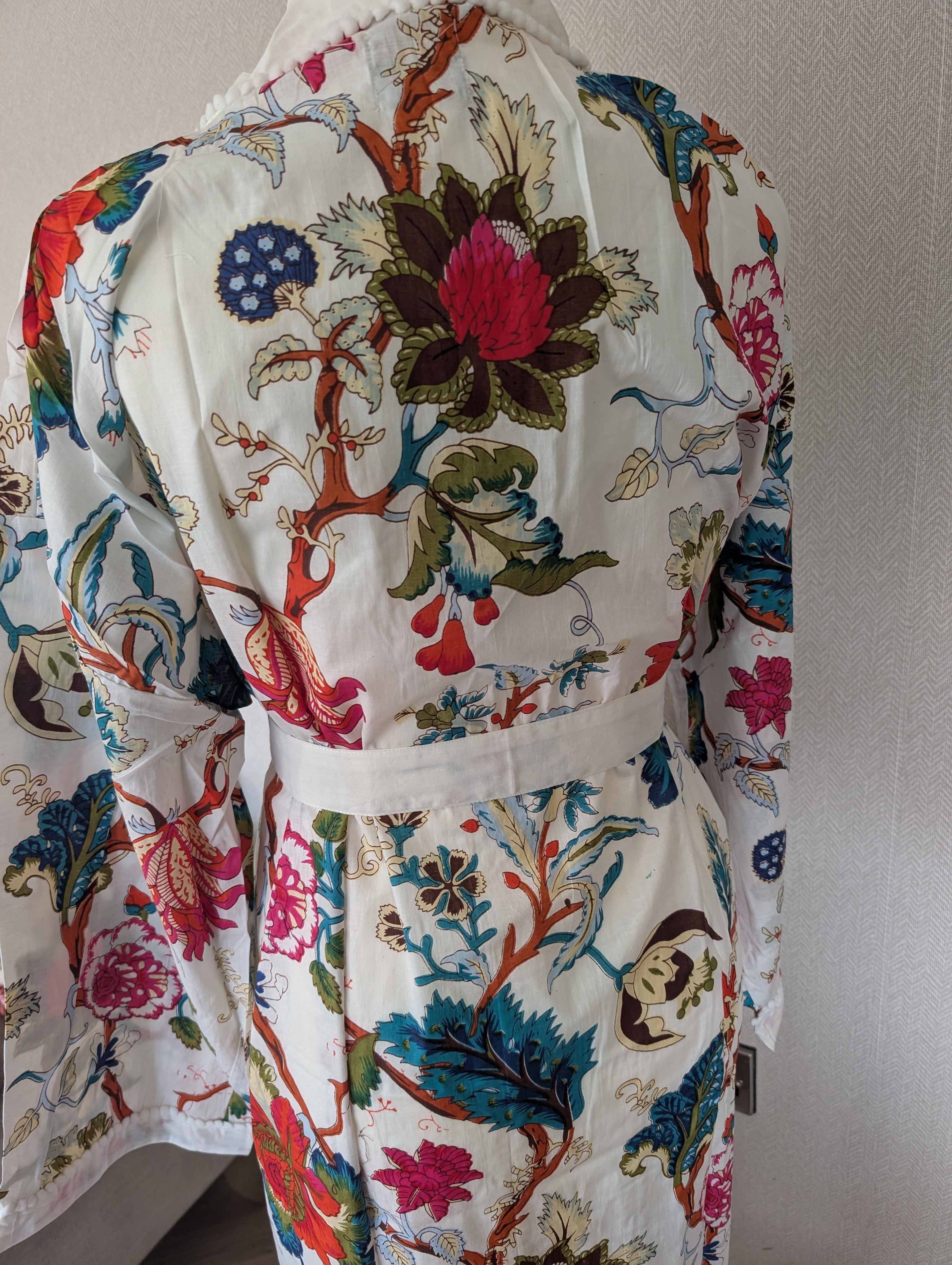 Lightweight 100% cotton robe