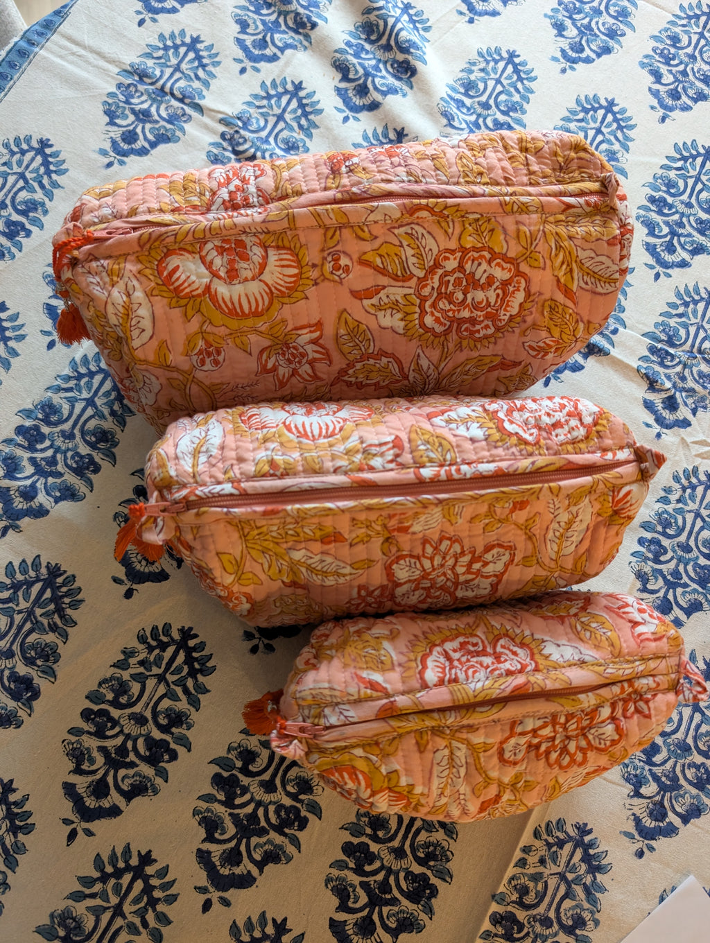 Waterproof lined wash bags