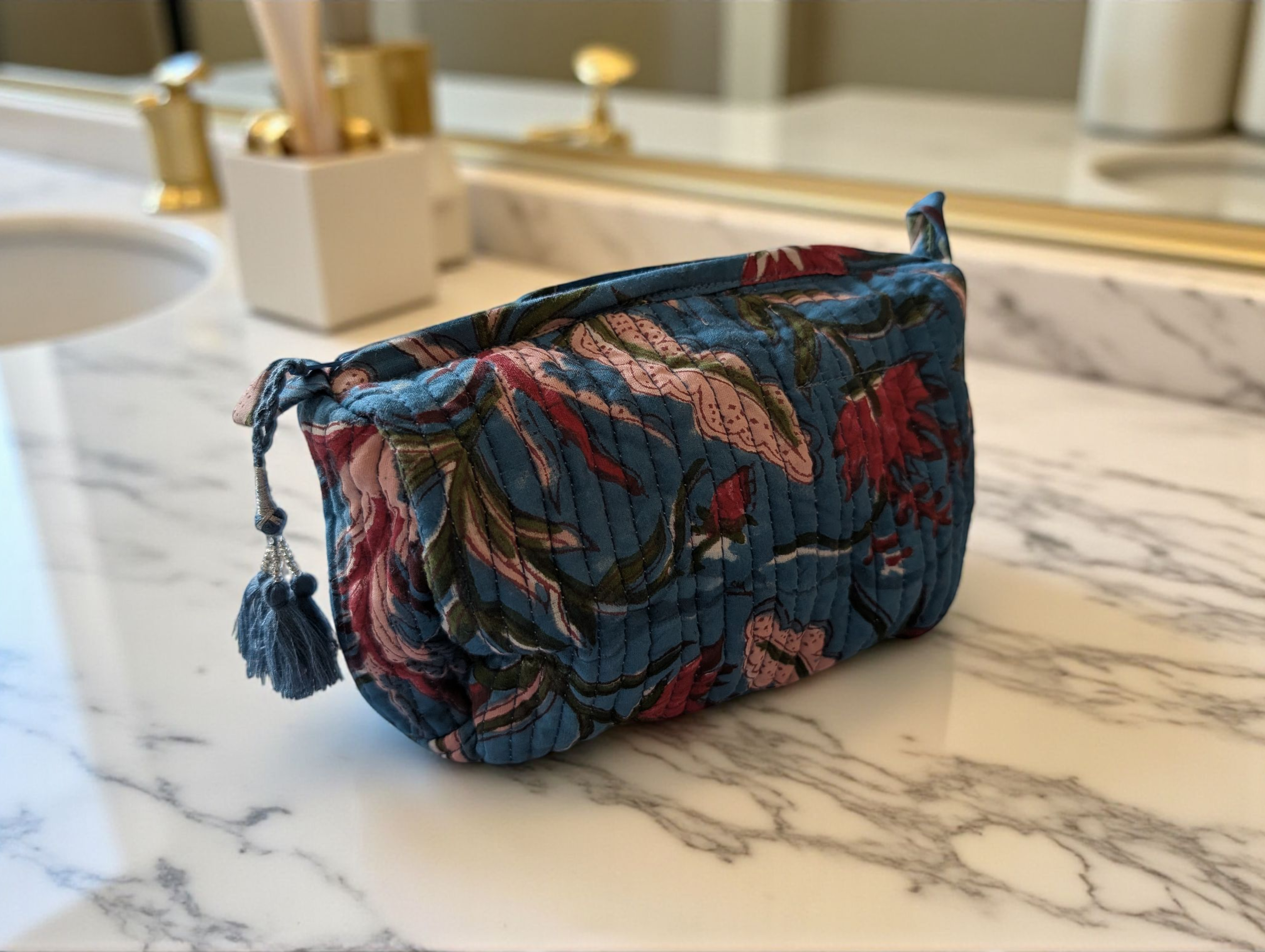 Waterproof lined wash bags